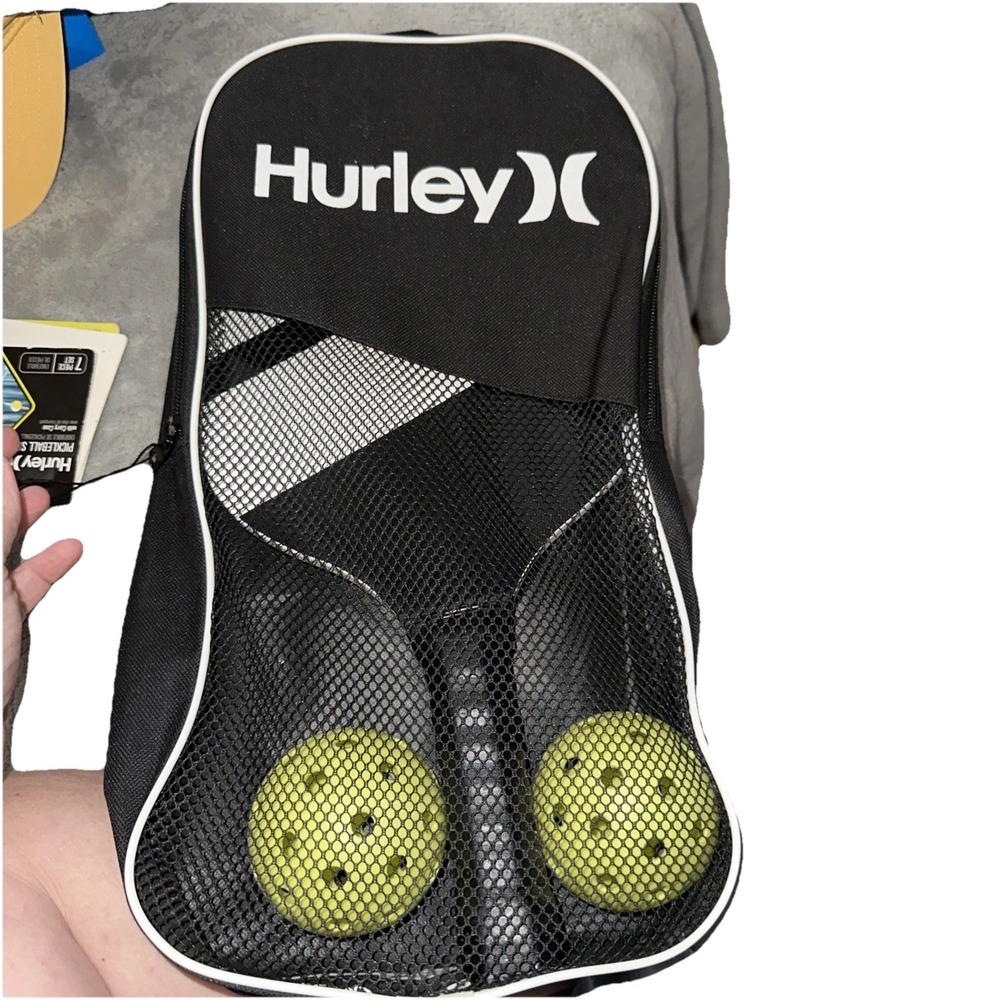 Hurley Pickleball  Set‎ With Carry Case 2 Paddles 2 Balls